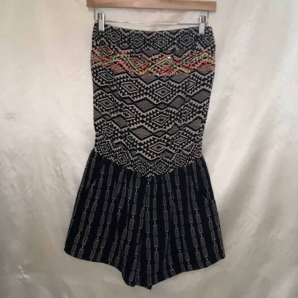 Xhilaration black and cream romper